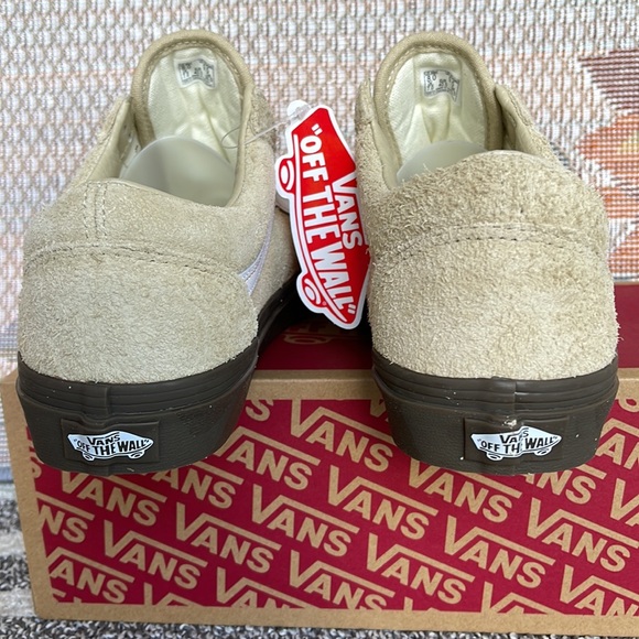 Vans Men’s Old Skool
Hairy Suede Khaki
VN0005UAKHK
Sneakers - Picture 14 of 16